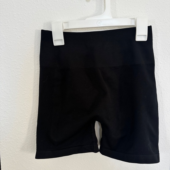 Alphalete Amplify shorts - Picture 3 of 4